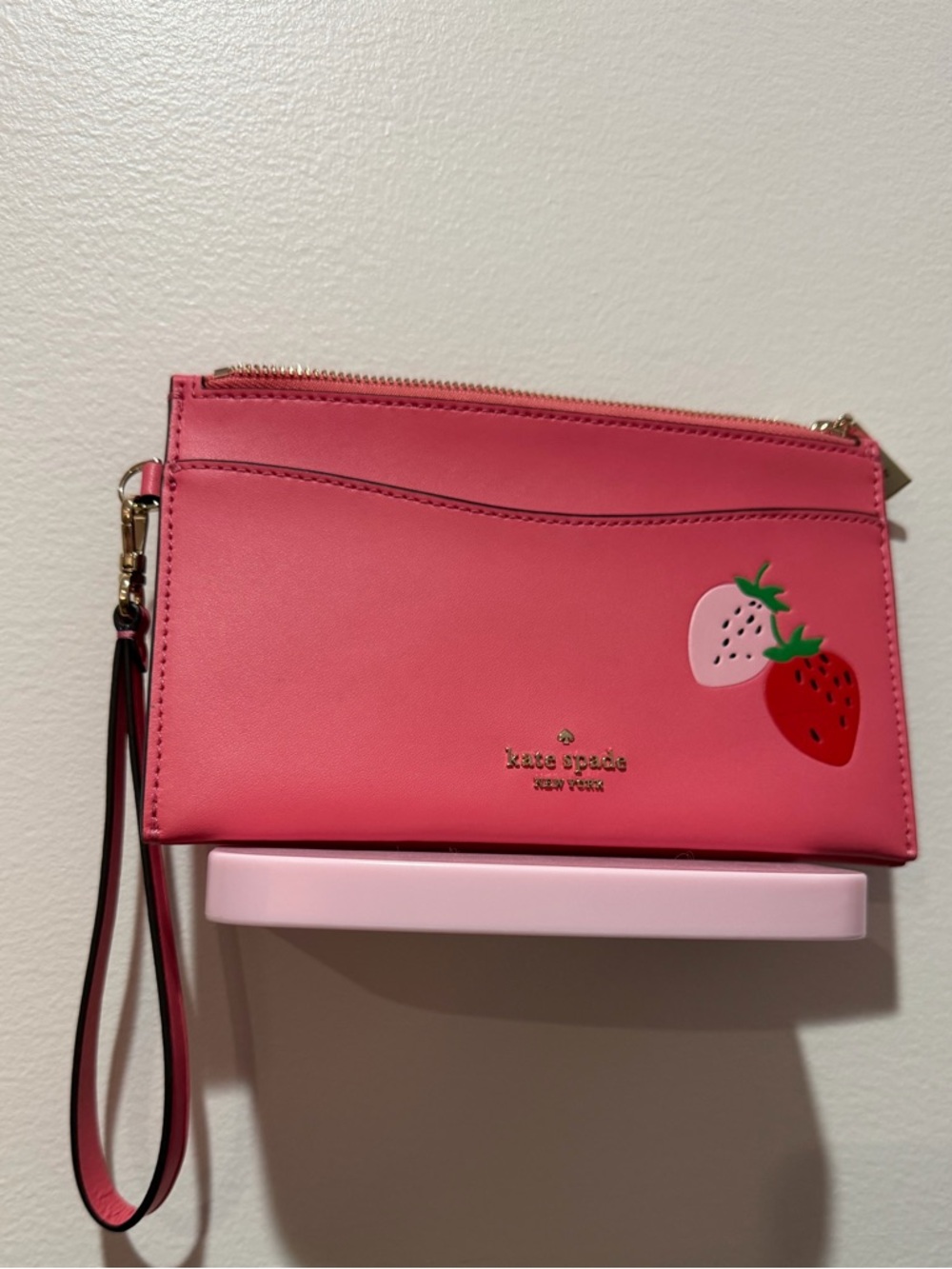 Kate SpadeStrawberry Picnic
in the Park Double Zip Wallet
Wristlet Limited